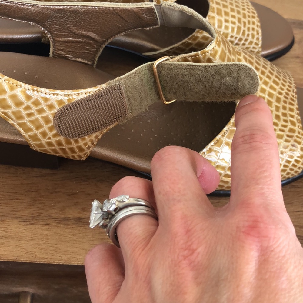 SAS Suntimer Croc Embossed Sandals - Picture 12 of 17